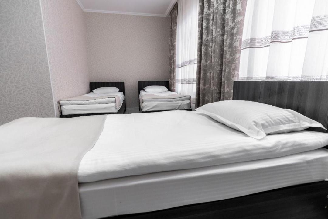 Mixx Hotel Каракол Экстерьер фото