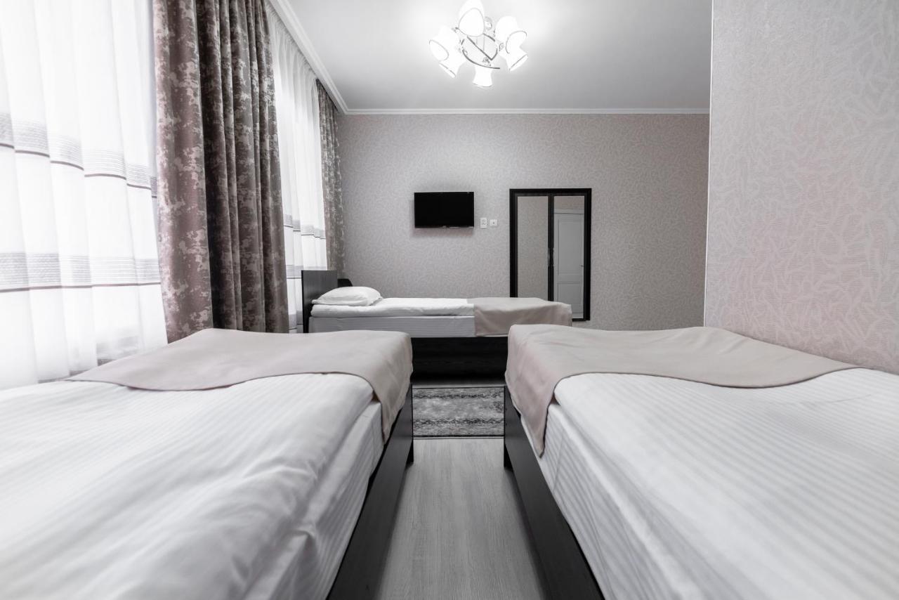 Mixx Hotel Каракол Экстерьер фото