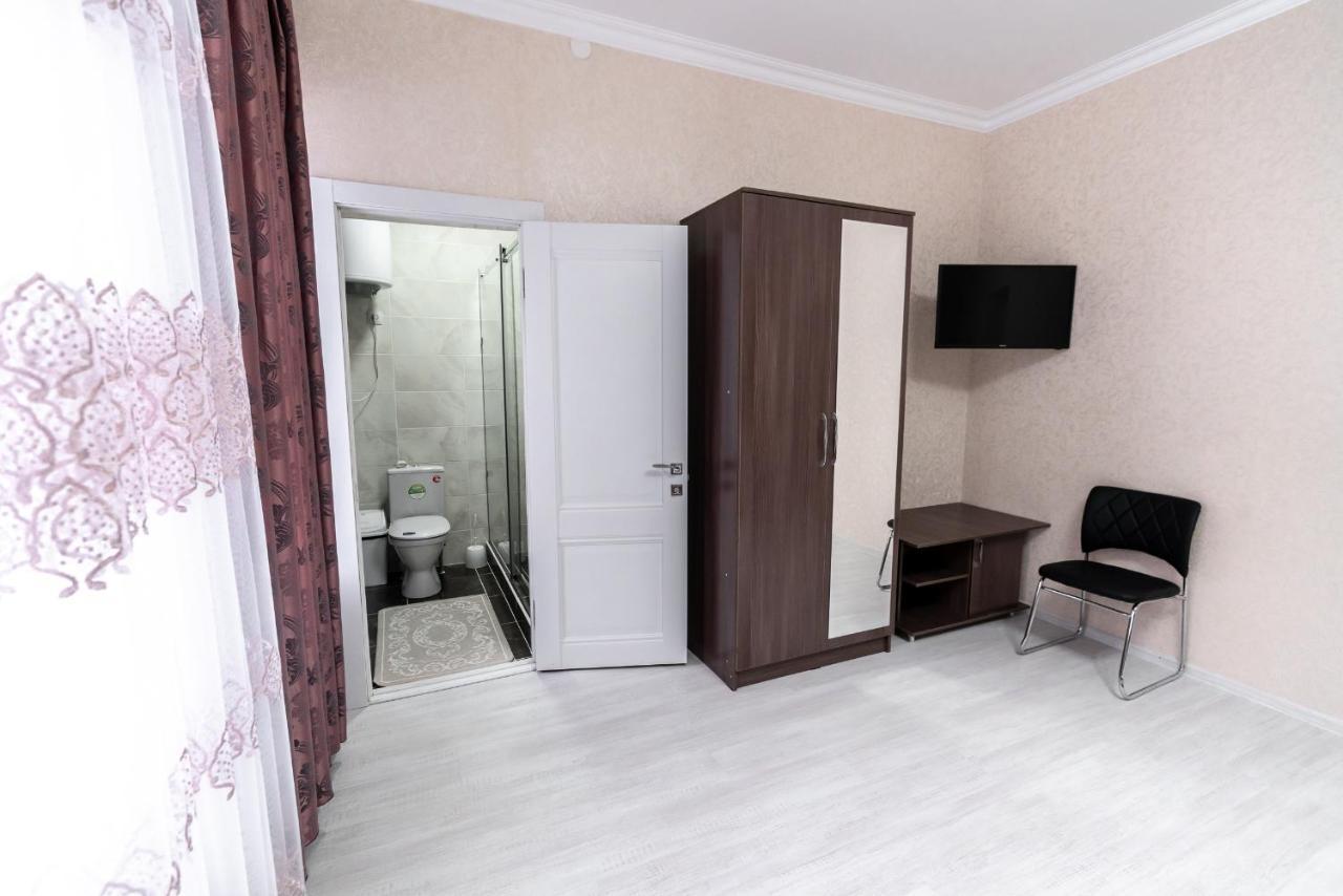 Mixx Hotel Каракол Экстерьер фото