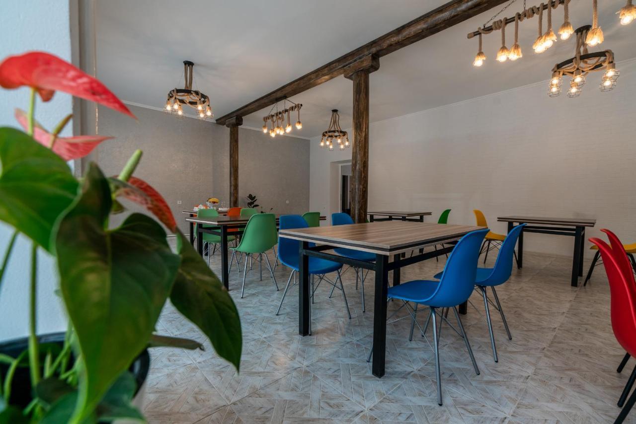 Mixx Hotel Каракол Экстерьер фото