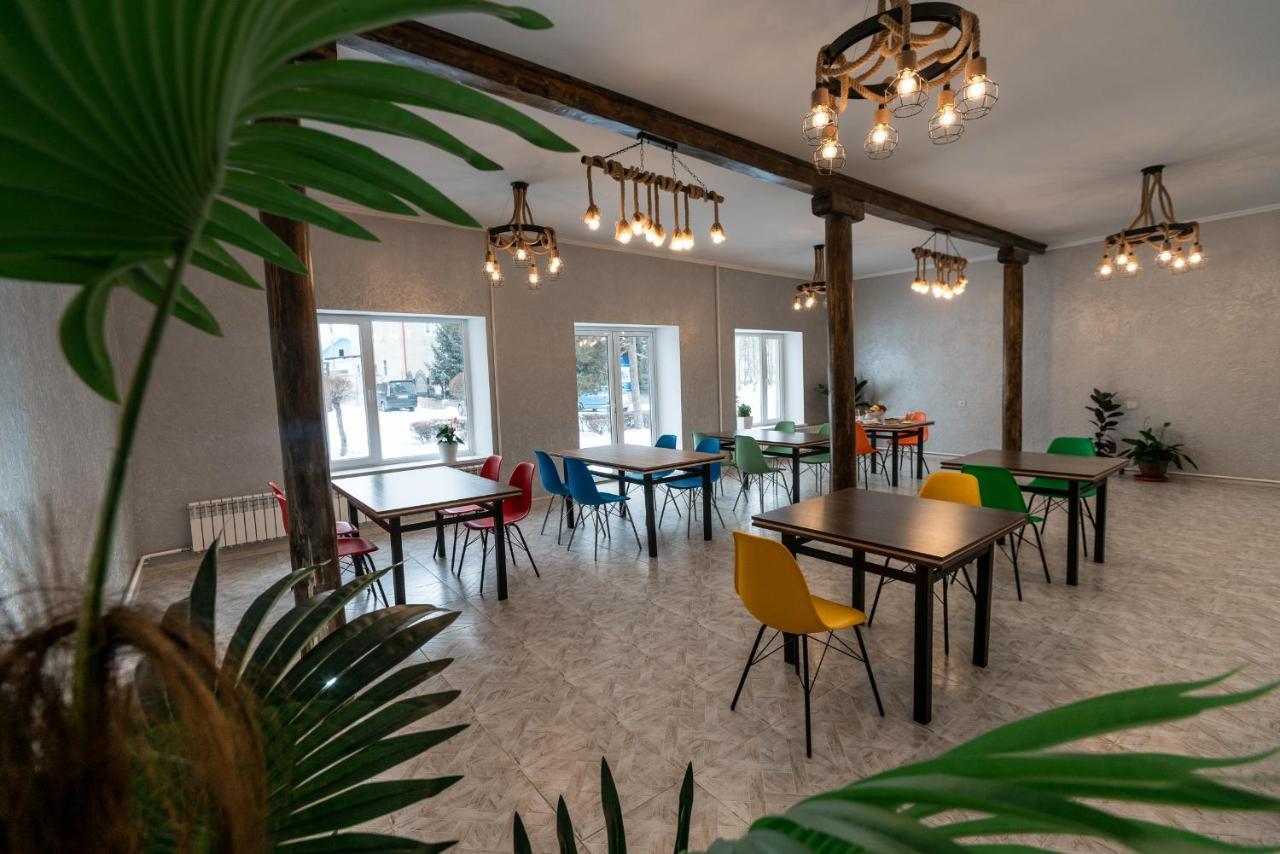 Mixx Hotel Каракол Экстерьер фото