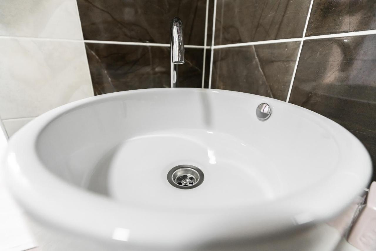 Mixx Hotel Каракол Экстерьер фото